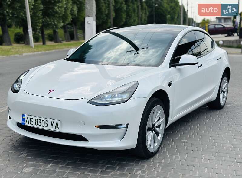 Седан Tesla Model 3 2021 в Каменском