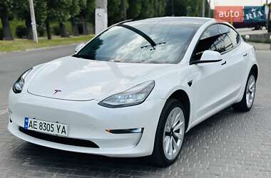 Седан Tesla Model 3 2021 в 