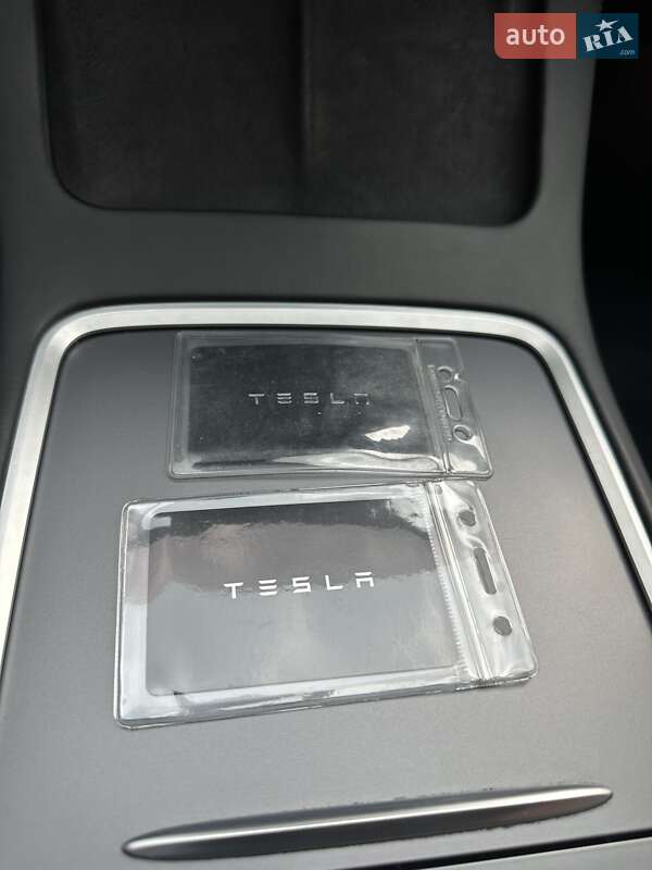 Седан Tesla Model 3 2021 в Каменском