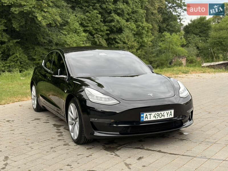 Седан Tesla Model 3 2019 в Долине