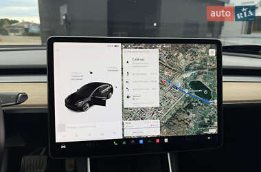 Седан Tesla Model 3 2019 в 