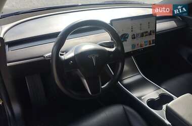 Седан Tesla Model 3 2019 в 