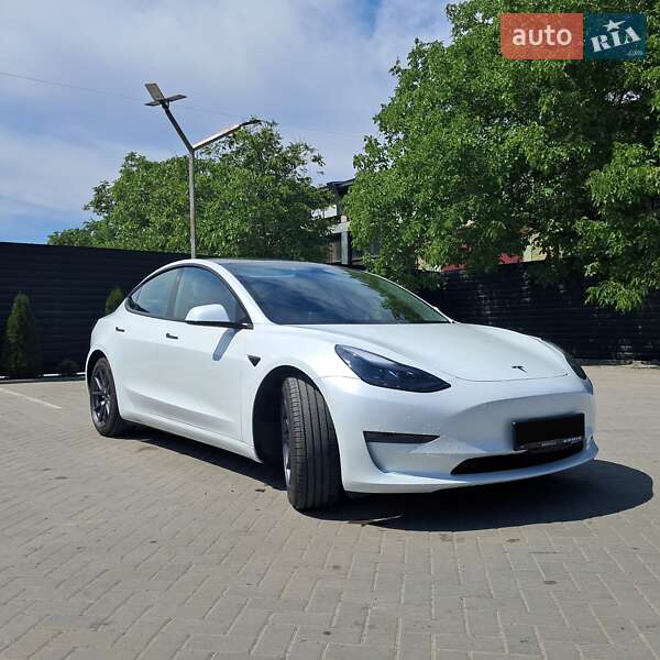 Седан Tesla Model 3 2020 в Ивано-Франковске