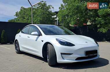 Седан Tesla Model 3 2020 в 