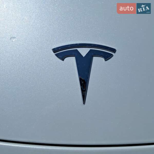 Седан Tesla Model 3 2020 в Ивано-Франковске