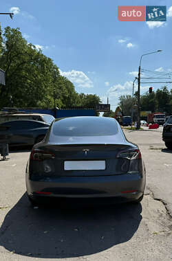 Седан Tesla Model 3 2023 в 
