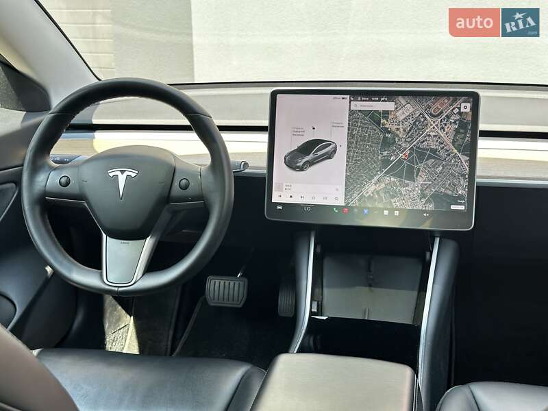 Седан Tesla Model 3 2020 в Києві