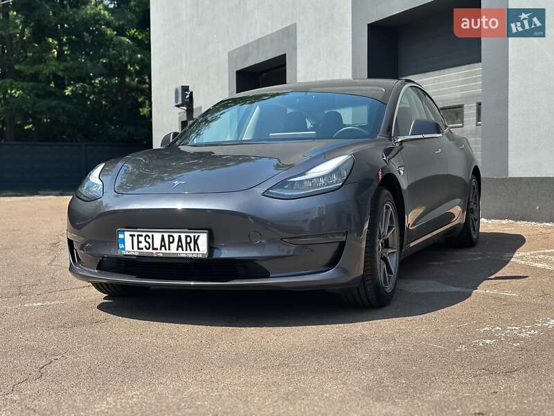 Седан Tesla Model 3 2020 в Києві
