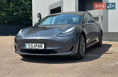 Седан Tesla Model 3 2020 в 