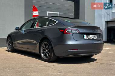 Седан Tesla Model 3 2020 в 