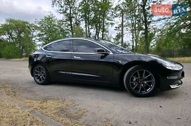Седан Tesla Model 3 2019 в 