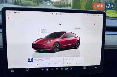 Седан Tesla Model 3 2022 в 