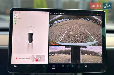 Седан Tesla Model 3 2022 в 