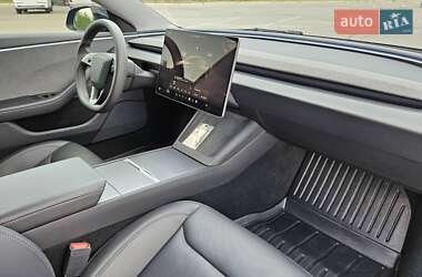 Седан Tesla Model 3 2024 в 