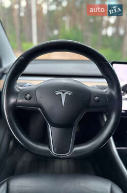Седан Tesla Model 3 2018 в 
