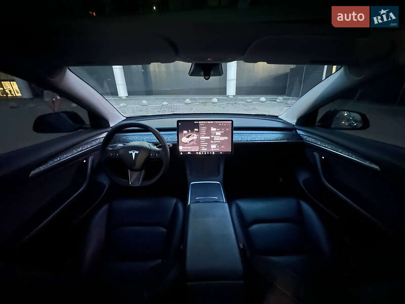 Седан Tesla Model 3 2022 в Киеве