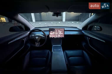 Седан Tesla Model 3 2022 в 
