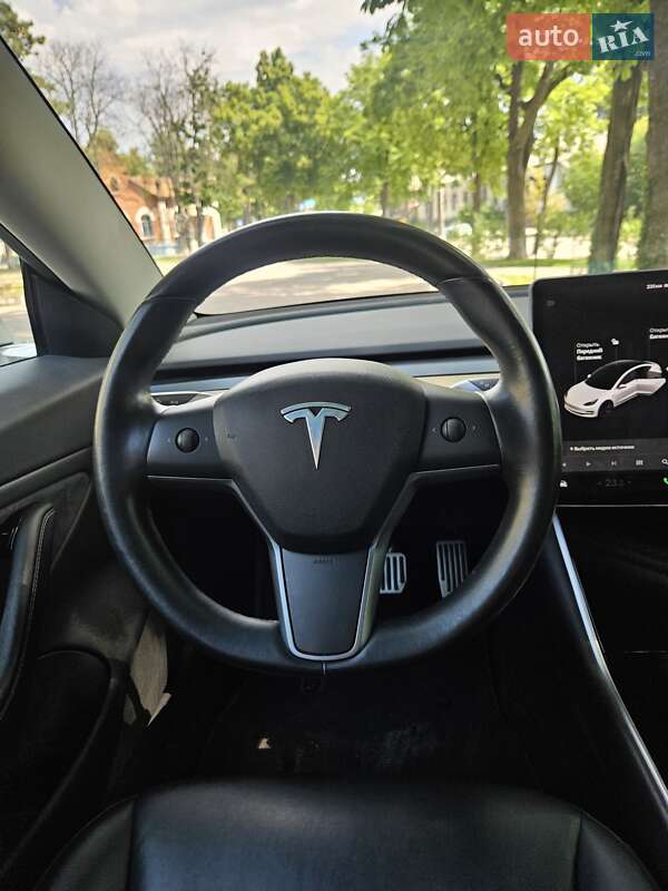 Седан Tesla Model 3 2019 в Сумах
