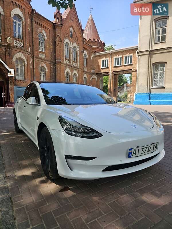 Седан Tesla Model 3 2019 в Сумах