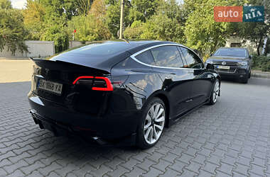 Седан Tesla Model 3 2018 в 