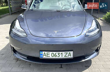 Седан Tesla Model 3 2020 в 