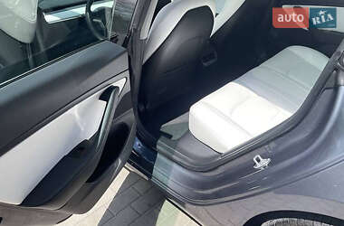 Седан Tesla Model 3 2020 в 