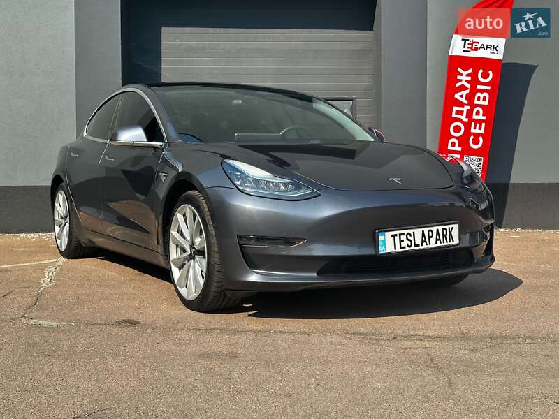 Седан Tesla Model 3 2018 в Києві