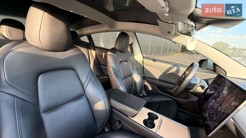 Седан Tesla Model 3 2021 в Василькове