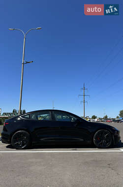 Седан Tesla Model 3 2024 в 