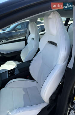 Седан Tesla Model 3 2024 в 