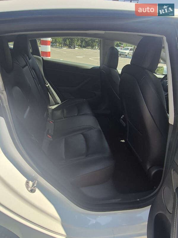 Седан Tesla Model 3 2022 в Черноморске