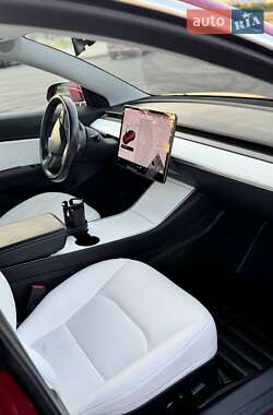 Седан Tesla Model 3 2018 в Львове