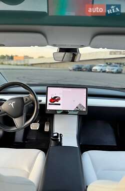 Седан Tesla Model 3 2018 в Львове