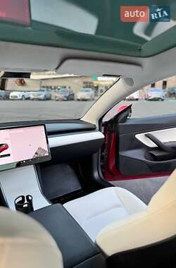Седан Tesla Model 3 2018 в 