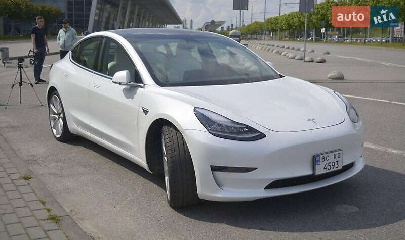Tesla Model 3 2019