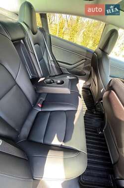 Седан Tesla Model 3 2019 в 