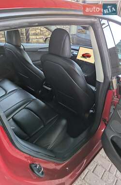 Седан Tesla Model 3 2022 в 
