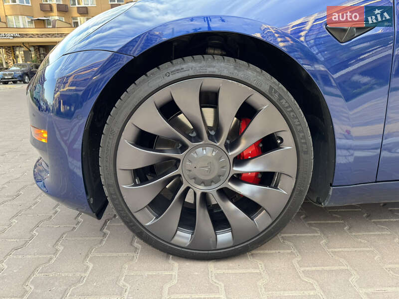 Седан Tesla Model 3 2021 в Києві