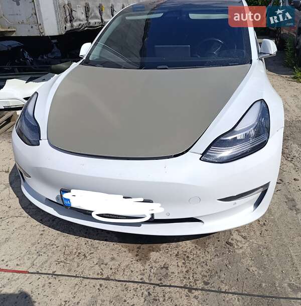 Tesla Model 3 2018