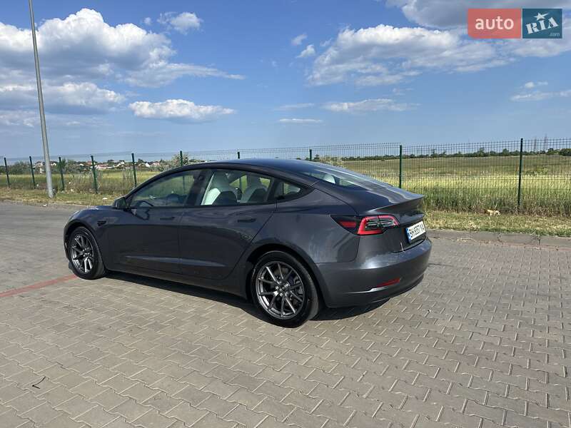 Седан Tesla Model 3 2023 в Одесі
