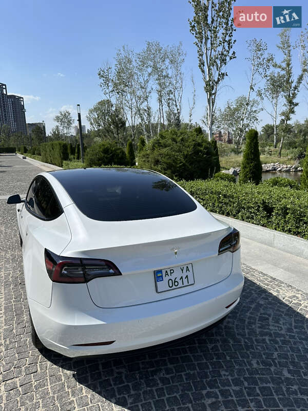 Седан Tesla Model 3 2021 в Дніпрі