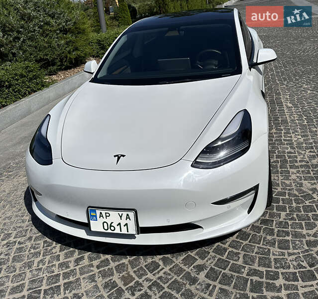 Седан Tesla Model 3 2021 в Дніпрі