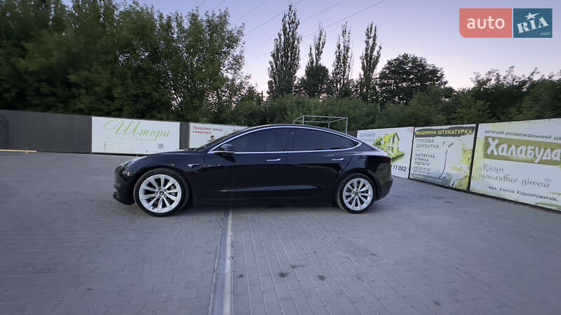 Седан Tesla Model 3 2020 в Кам'янець-Подільському