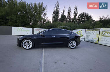 Седан Tesla Model 3 2020 в 