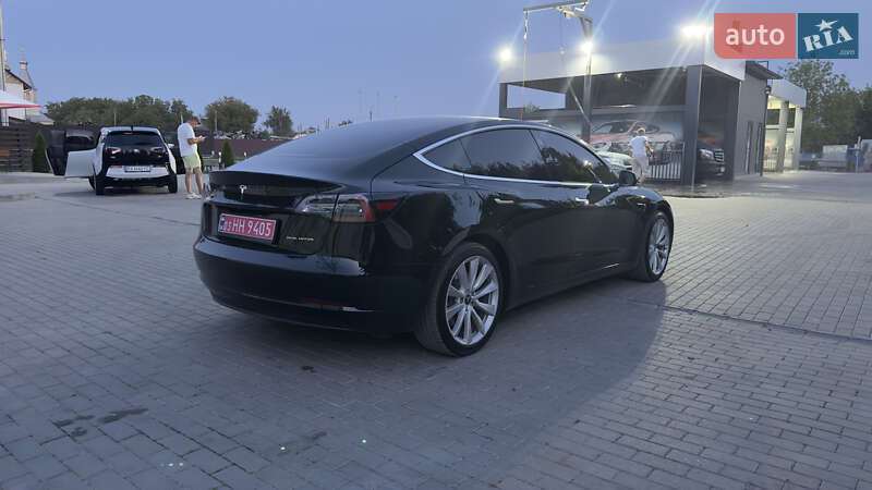 Седан Tesla Model 3 2020 в Кам'янець-Подільському