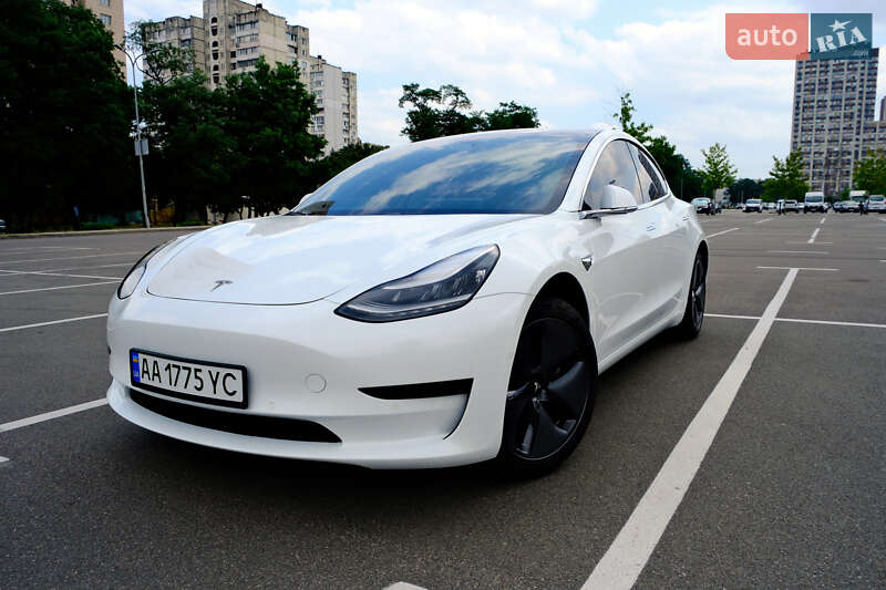Седан Tesla Model 3 2019 в Києві