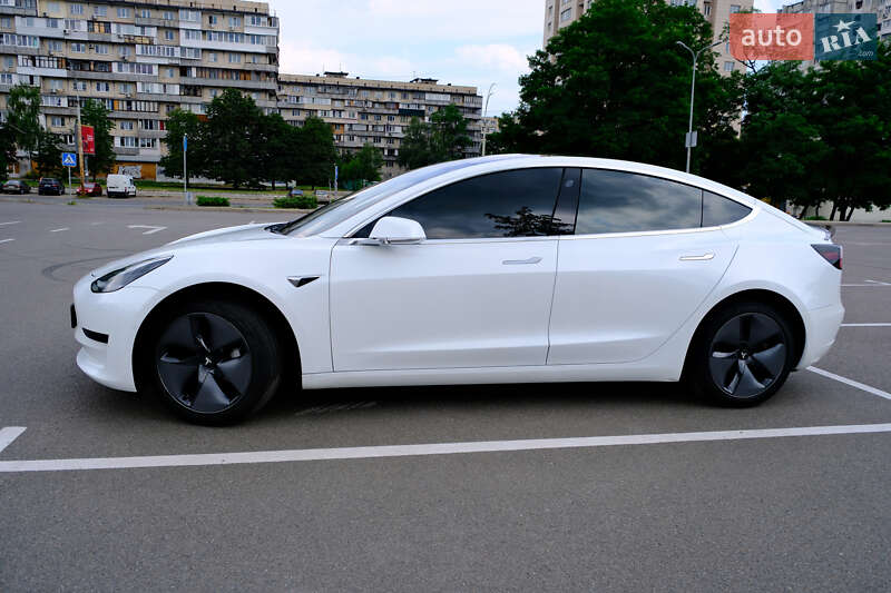 Седан Tesla Model 3 2019 в Києві