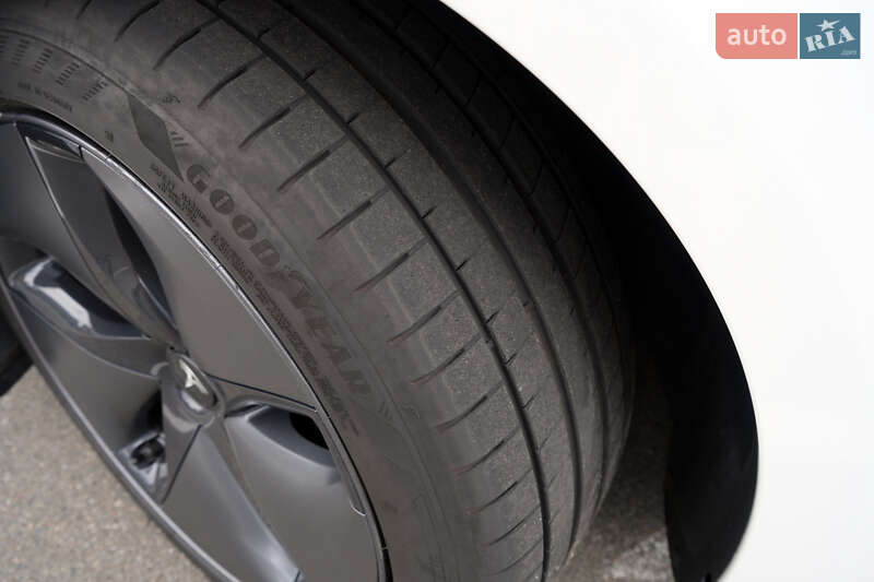 Седан Tesla Model 3 2019 в Києві