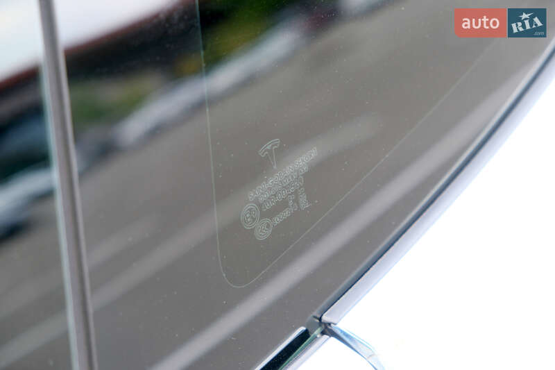 Седан Tesla Model 3 2019 в Києві