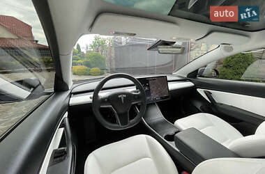 Седан Tesla Model 3 2019 в 